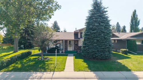 256 Parkwood Close Se, Calgary, AB 