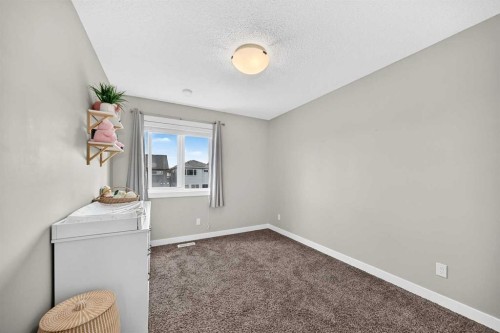 905 Livingston Way Ne, Calgary, AB 