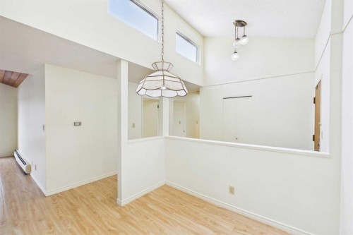 409-3719B 49 Street Nw, Calgary, AB 