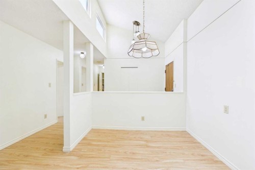 409-3719B 49 Street Nw, Calgary, AB 