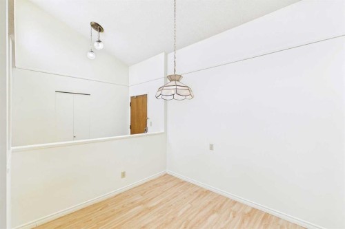 409-3719B 49 Street Nw, Calgary, AB 