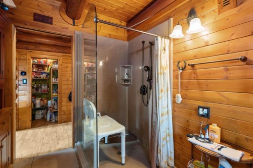 11-4147 Highway 587, Rural Mountain View County, AB 
