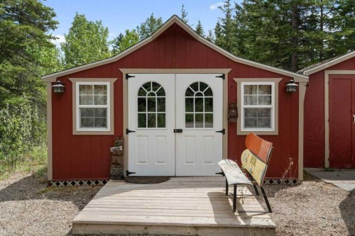 11-4147 Highway 587, Rural Mountain View County, AB 