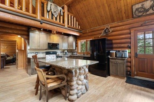 11-4147 Highway 587, Rural Mountain View County, AB 