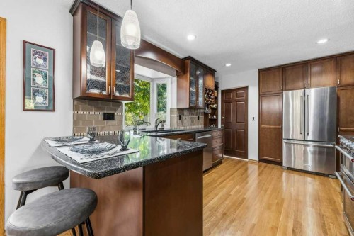 7804 7 Street Sw, Calgary, AB 