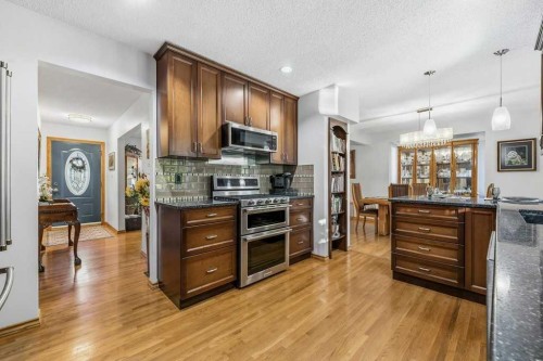 7804 7 Street Sw, Calgary, AB 