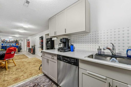7804 7 Street Sw, Calgary, AB 