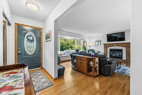 7804 7 Street Sw, Calgary, AB 