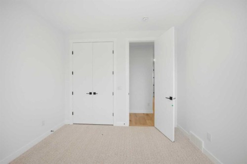 4711 19 Avenue Nw, Calgary, AB 