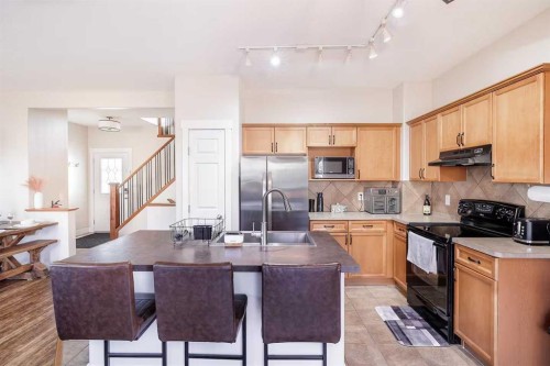 235 Cougar Plateau Way Sw, Calgary, AB 