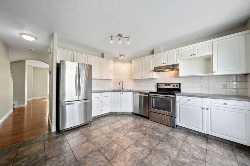 2508 72 Avenue Se, Calgary, AB 