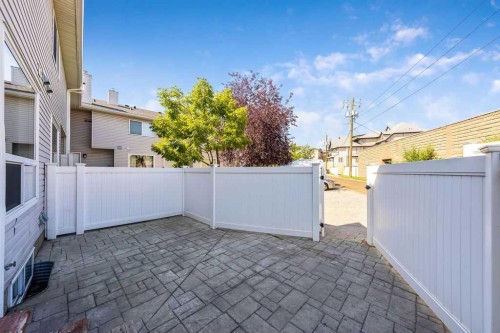 2508 72 Avenue Se, Calgary, AB 