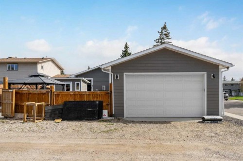 119 Silvercreek Close Nw, Calgary, AB 