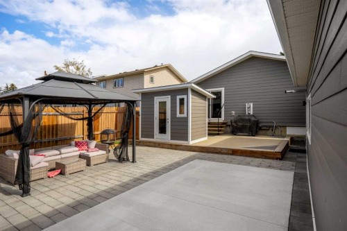 119 Silvercreek Close Nw, Calgary, AB 