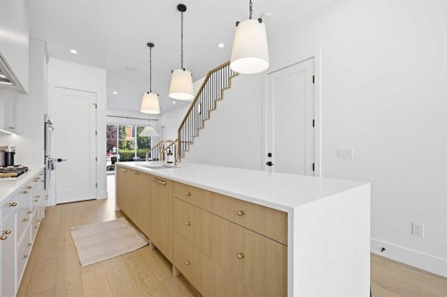 2417 31 Avenue Sw, Calgary, AB 