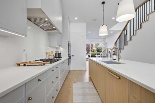 2417 31 Avenue Sw, Calgary, AB 