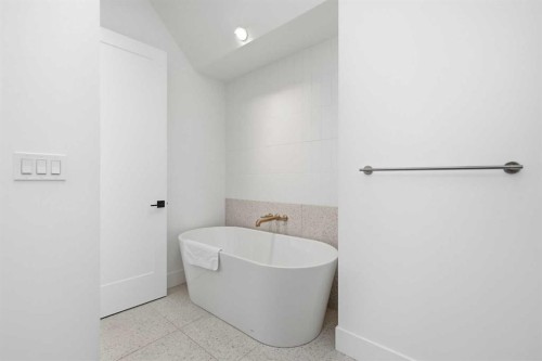 2417 31 Avenue Sw, Calgary, AB 