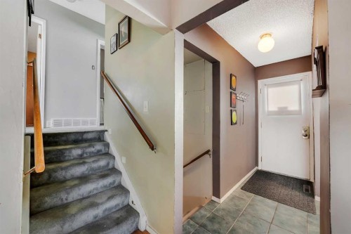 707 Fortalice Crescent Se, Calgary, AB 