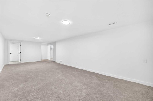 23 Penworth Crescent Se, Calgary, AB 