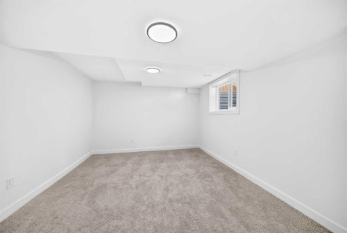 23 Penworth Crescent Se, Calgary, AB 