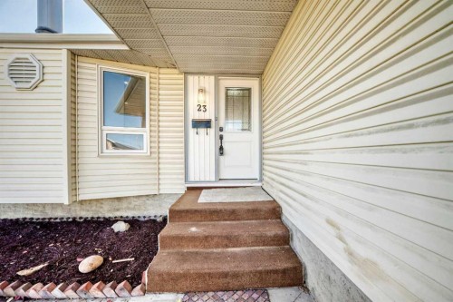 23 Penworth Crescent Se, Calgary, AB 