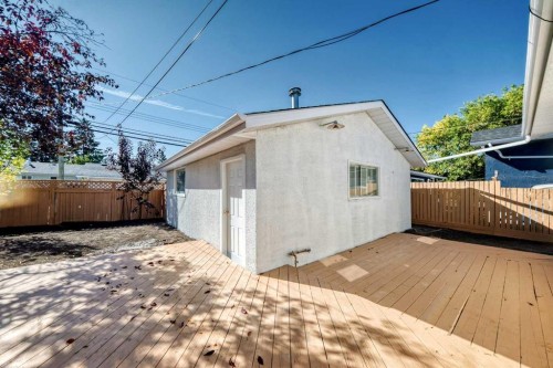 23 Penworth Crescent Se, Calgary, AB 