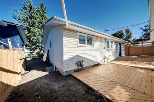 23 Penworth Crescent Se, Calgary, AB 