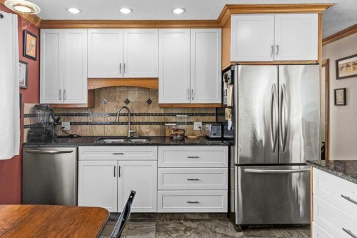 44 Lynndale Road Se, Calgary, AB 
