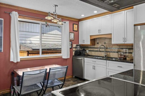 44 Lynndale Road Se, Calgary, AB 