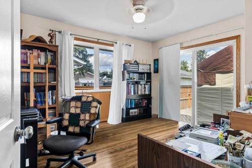 44 Lynndale Road Se, Calgary, AB 