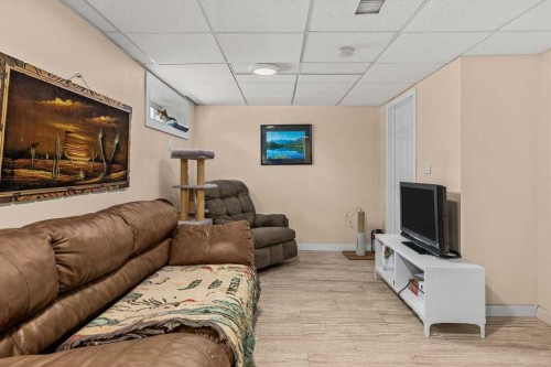 44 Lynndale Road Se, Calgary, AB 