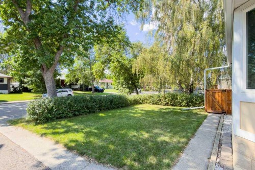 44 Lynndale Road Se, Calgary, AB 