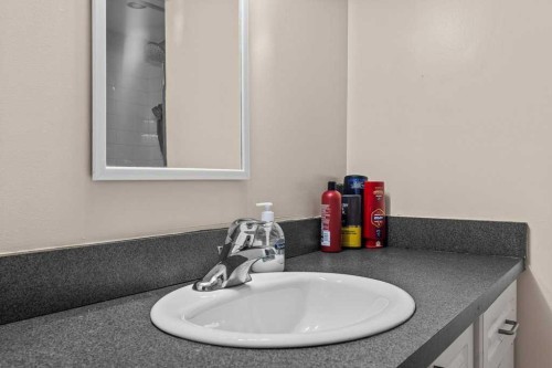 44 Lynndale Road Se, Calgary, AB 