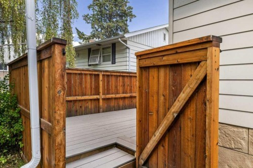 44 Lynndale Road Se, Calgary, AB 