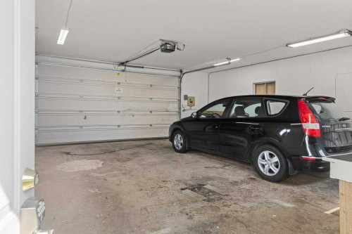 44 Lynndale Road Se, Calgary, AB 