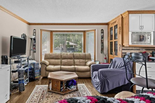 44 Lynndale Road Se, Calgary, AB 