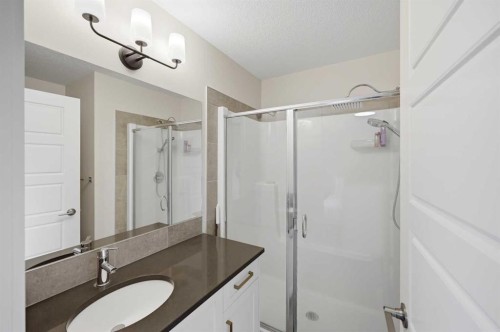 7 Lambeau Lane Se, Airdrie, AB 