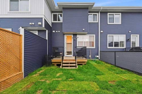 7 Lambeau Lane Se, Airdrie, AB 