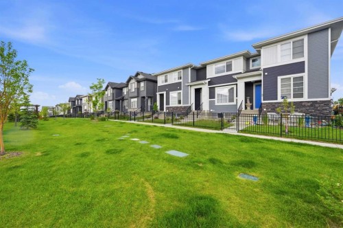 7 Lambeau Lane Se, Airdrie, AB 