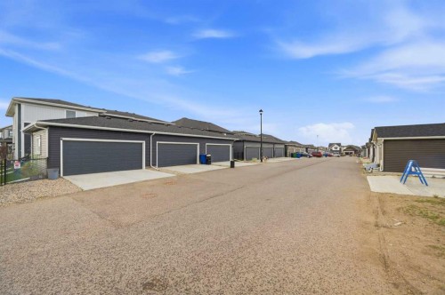 7 Lambeau Lane Se, Airdrie, AB 