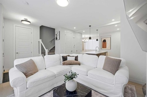7 Lambeau Lane Se, Airdrie, AB 