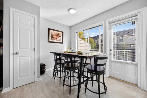 121 Everhollow Heights Sw, Calgary, AB 