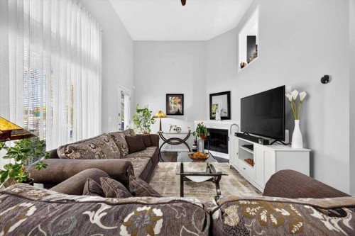 121 Everhollow Heights Sw, Calgary, AB 