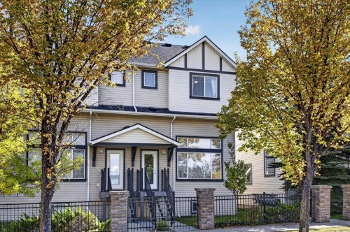 121 Everhollow Heights Sw, Calgary, AB 