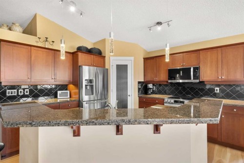 448 Riverside Green Nw, High River, AB 