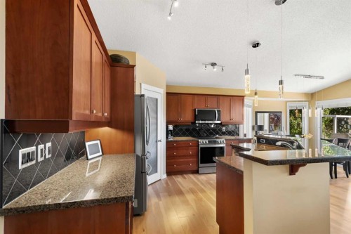 448 Riverside Green Nw, High River, AB 