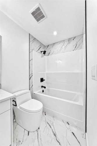 43 Sandpiper Bend, Chestermere, AB 