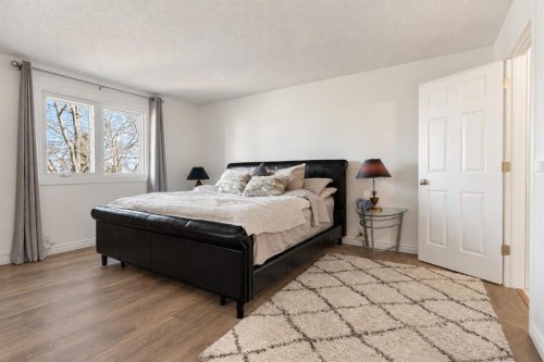 33-448 Strathcona Drive Sw, Calgary, AB 