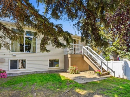 237 Sabrina Way Sw, Calgary, AB 