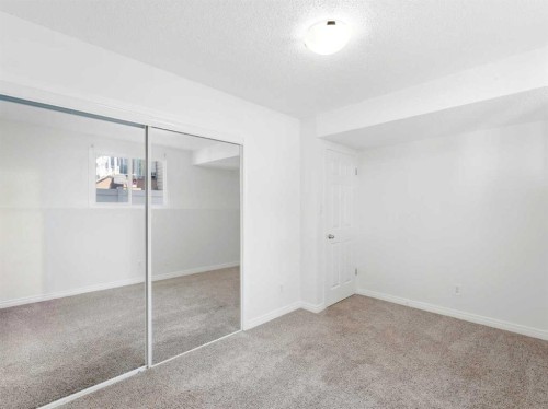 237 Sabrina Way Sw, Calgary, AB 